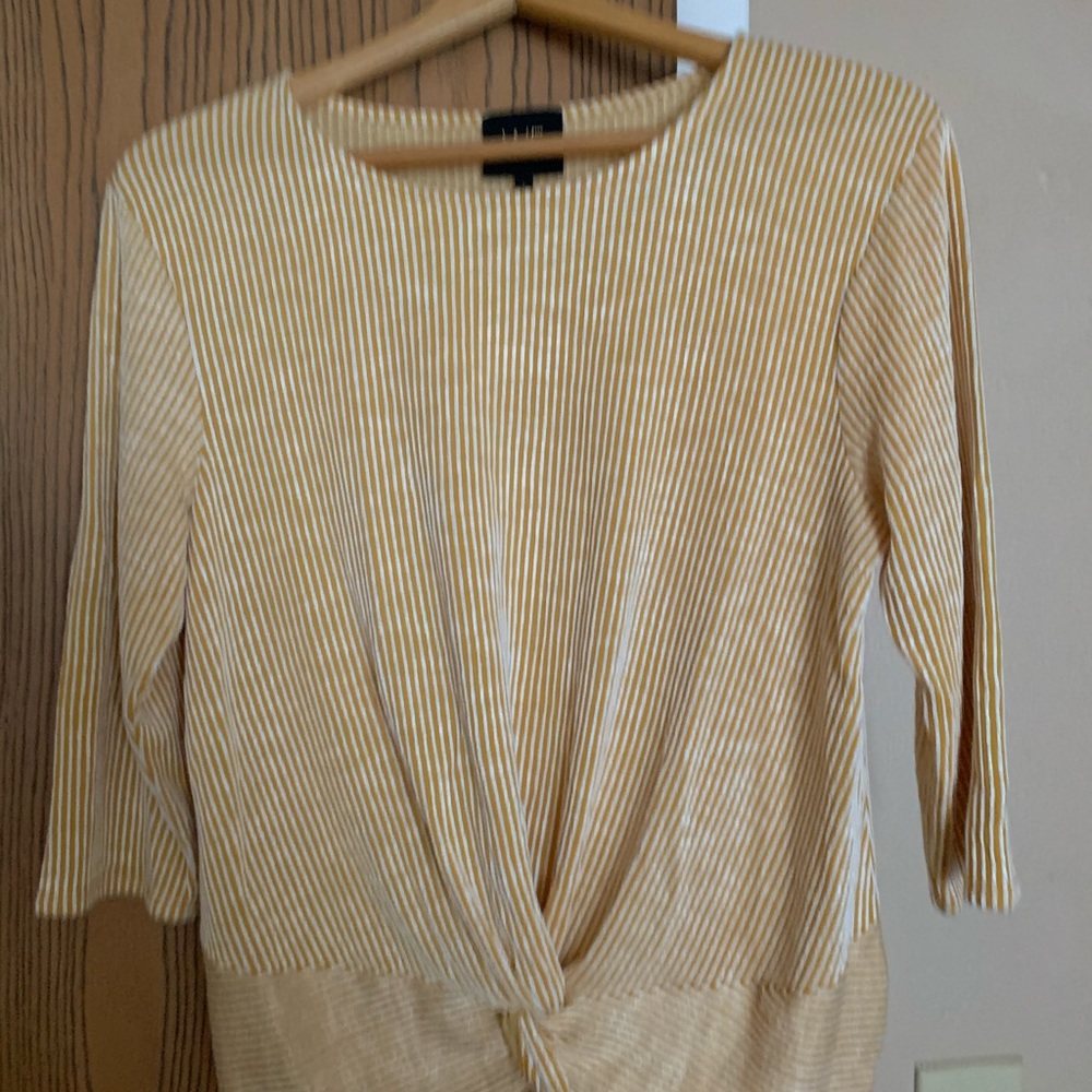 Anthropologie W5 Front Hem Tie Blouse.
